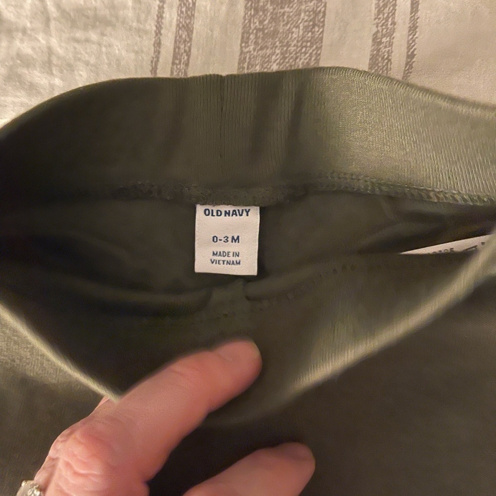 Old Navy | 2 Pairs of Pull On Pants | baby unisex 0-3 mo - Picture 4 of 5